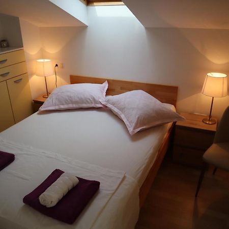 Apartments Iva Und Franka Омиш Экстерьер фото