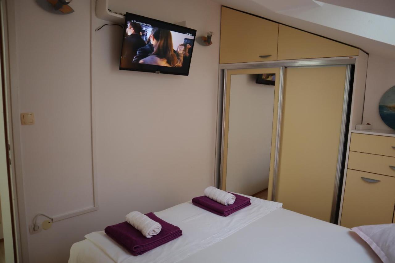 Apartments Iva Und Franka Омиш Экстерьер фото