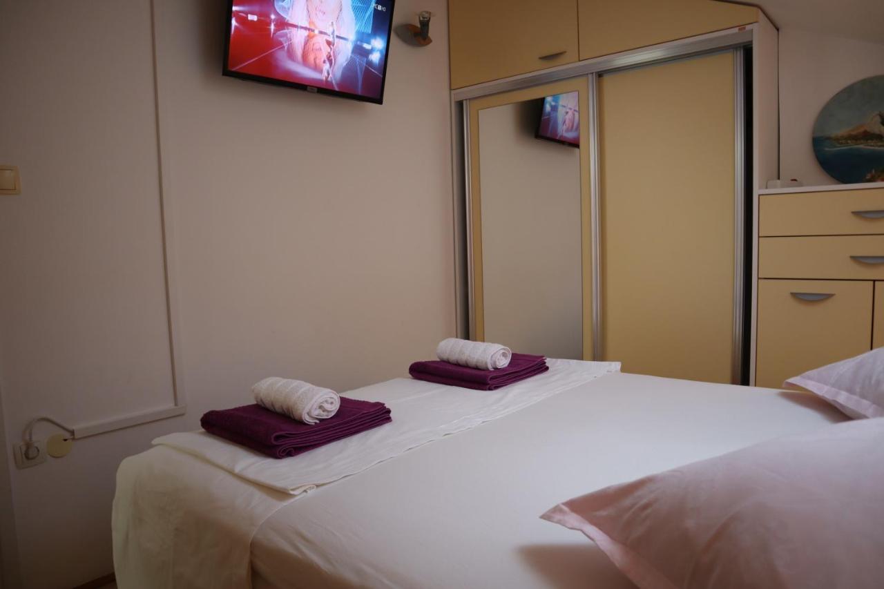 Apartments Iva Und Franka Омиш Экстерьер фото