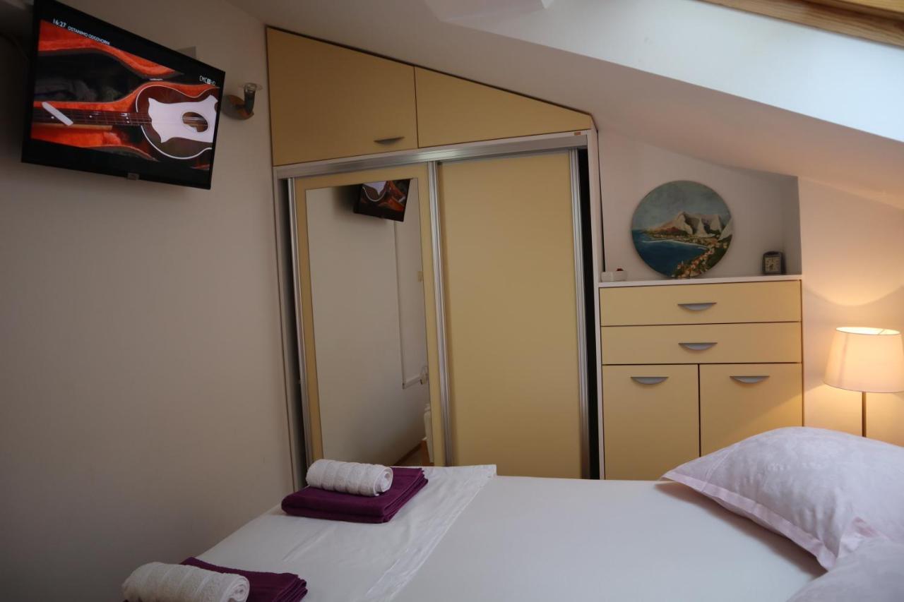 Apartments Iva Und Franka Омиш Экстерьер фото