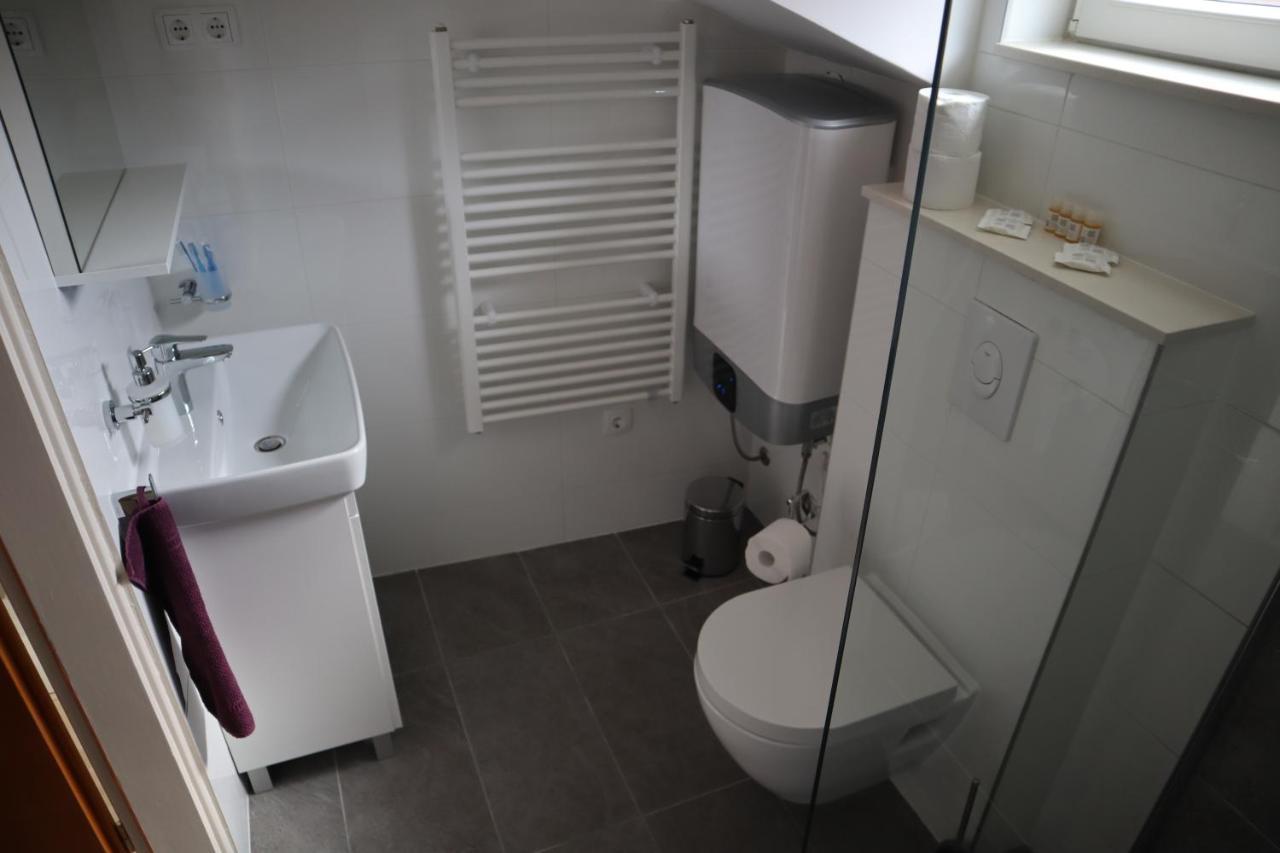 Apartments Iva Und Franka Омиш Экстерьер фото