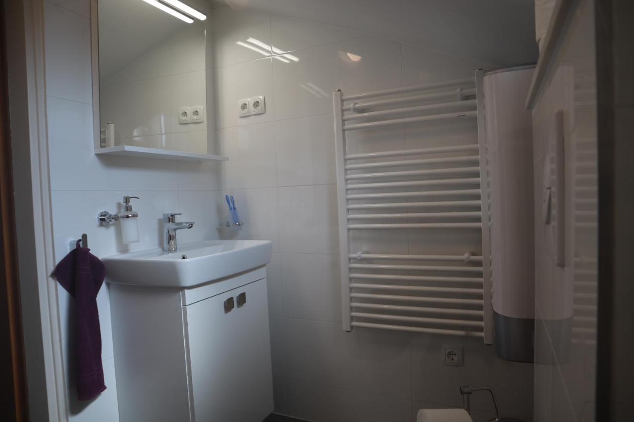 Apartments Iva Und Franka Омиш Экстерьер фото