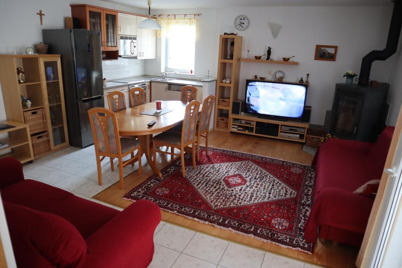 Apartments Iva Und Franka Омиш Экстерьер фото