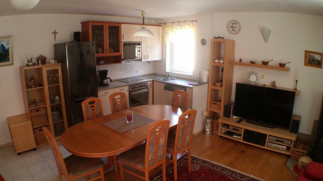 Apartments Iva Und Franka Омиш Экстерьер фото