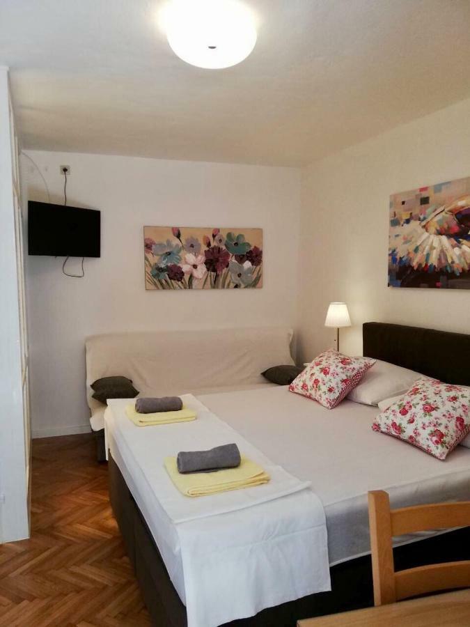 Apartments Iva Und Franka Омиш Экстерьер фото