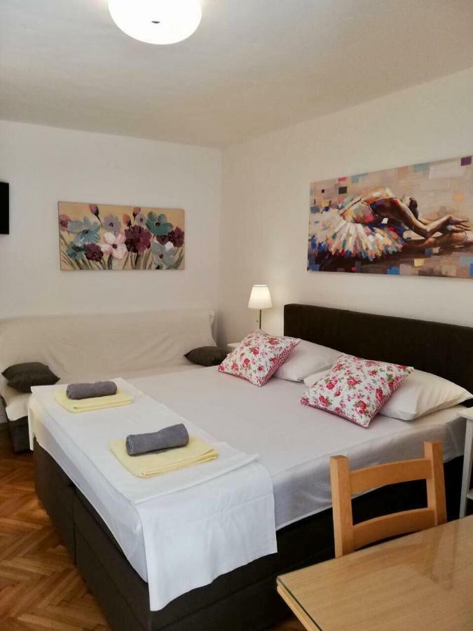 Apartments Iva Und Franka Омиш Экстерьер фото